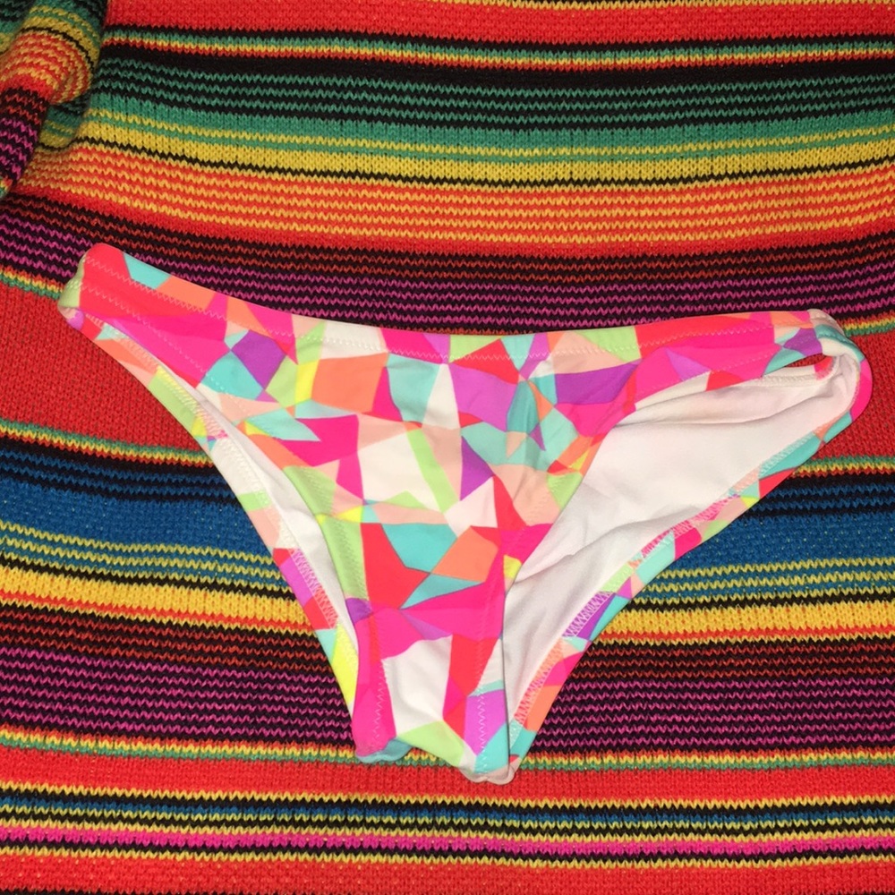 NWOT cheeky bikini bottoms